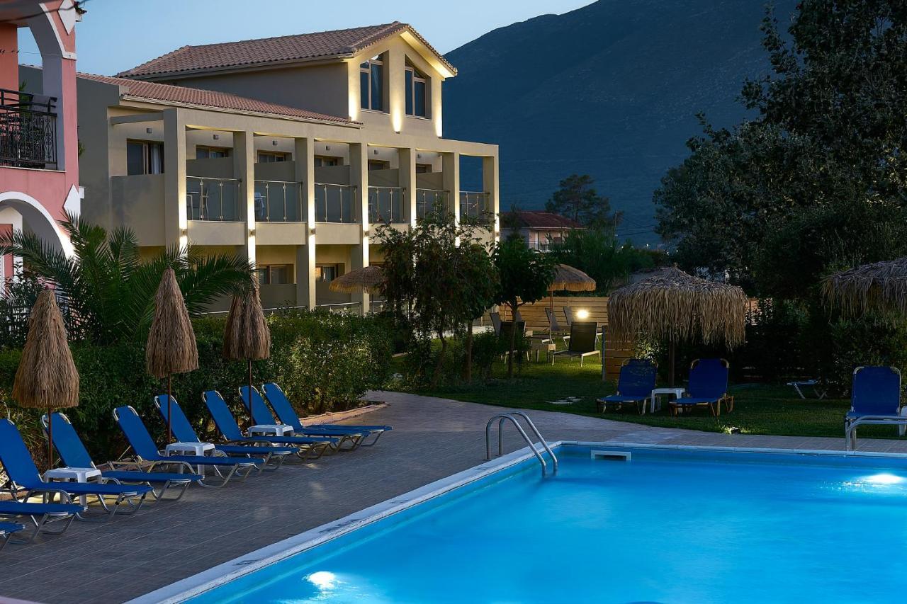 Grapevines Hotel Alykanas  Esterno foto