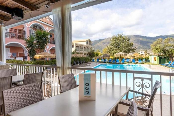 Grapevines Hotel Alykanas  Esterno foto