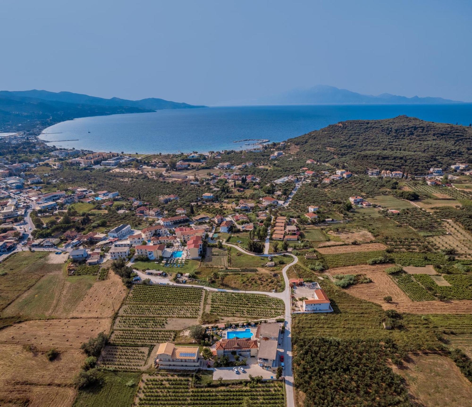 Grapevines Hotel Alykanas  Esterno foto